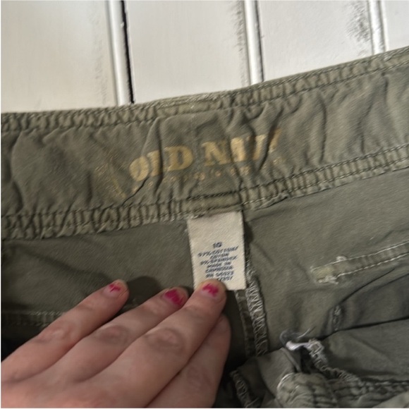Old Navy Bermuda Shorts Olive Green Size 10 - Picture 5 of 6